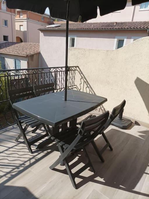 Studio Meuble Climatise Avec Terrasse Draguignan Exterior photo